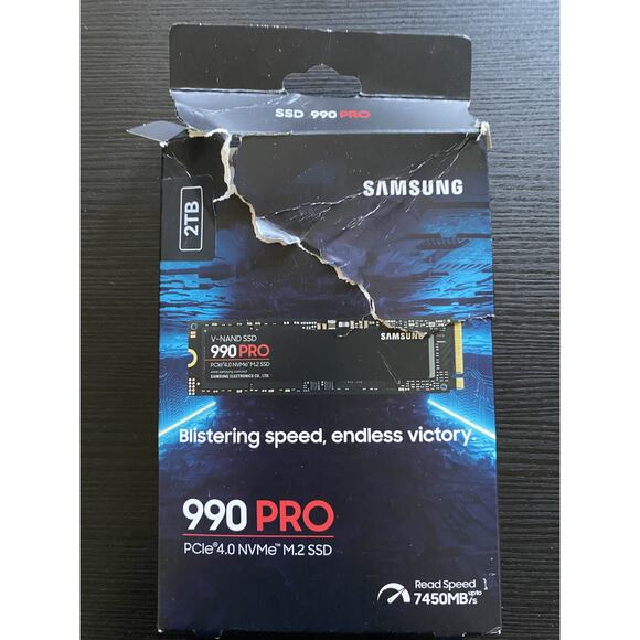 Samsung 990 PRO 2TB NVMe PCIe 4.0 M.2 Internal SSD (MZ-V9P2T0) (Damaged Box) - Picture 1 of 5